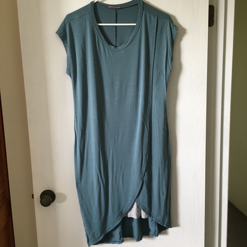 Hello Miz wrap maternity postpartum nursing dress. Size M.